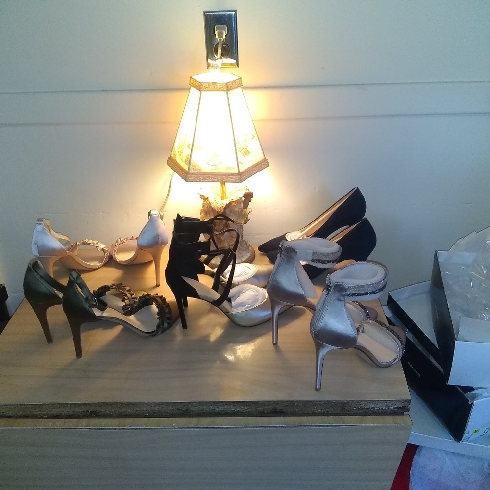 Woman's shoes - Picture 2 of 2